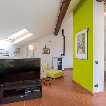 Apt With Terrace And Shared Pool! Lake View! Nesso