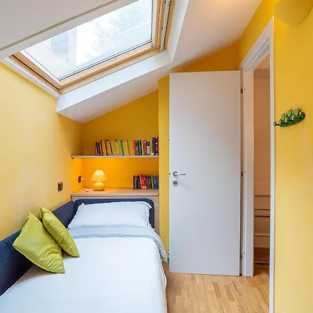 Apt With Terrace And Shared Pool! Lake View! Nesso