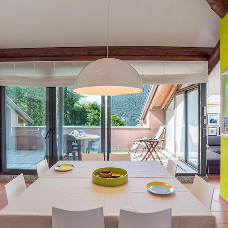 Apartman Apt With Terrace And Shared Pool! Lake View! Nesso