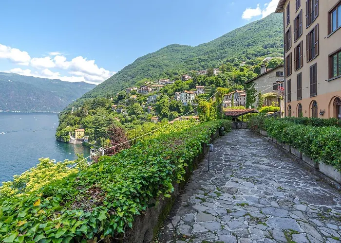 Apt With Terrace And Shared Pool! Lake View! *